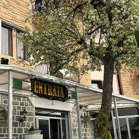 Hotel Iscla Edolo Eksteriør billede