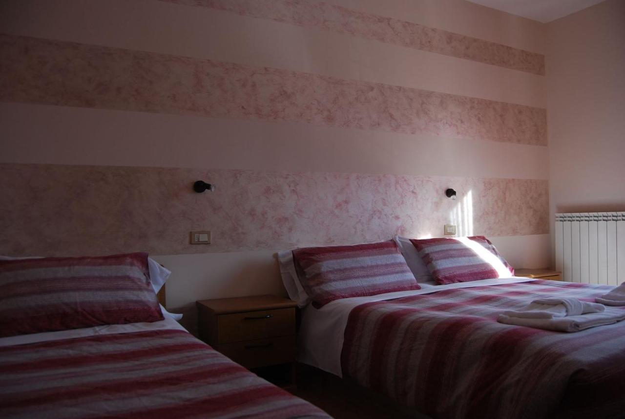 Hotel Iscla Edolo Eksteriør billede
